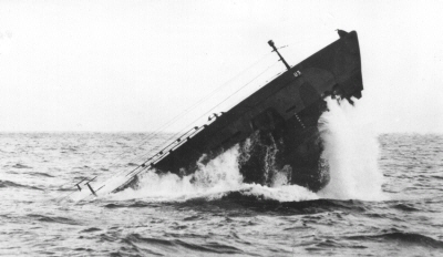 Submarine U3 breaking surface during an emergency blow drill.